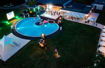 party petrecere piscina in padure