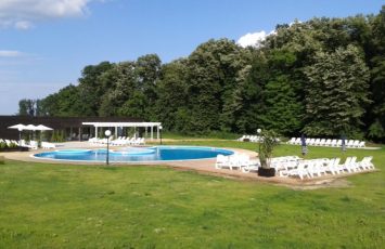 TreeHouse Lagoon Petreceri private la Piscina locatie cu piscina